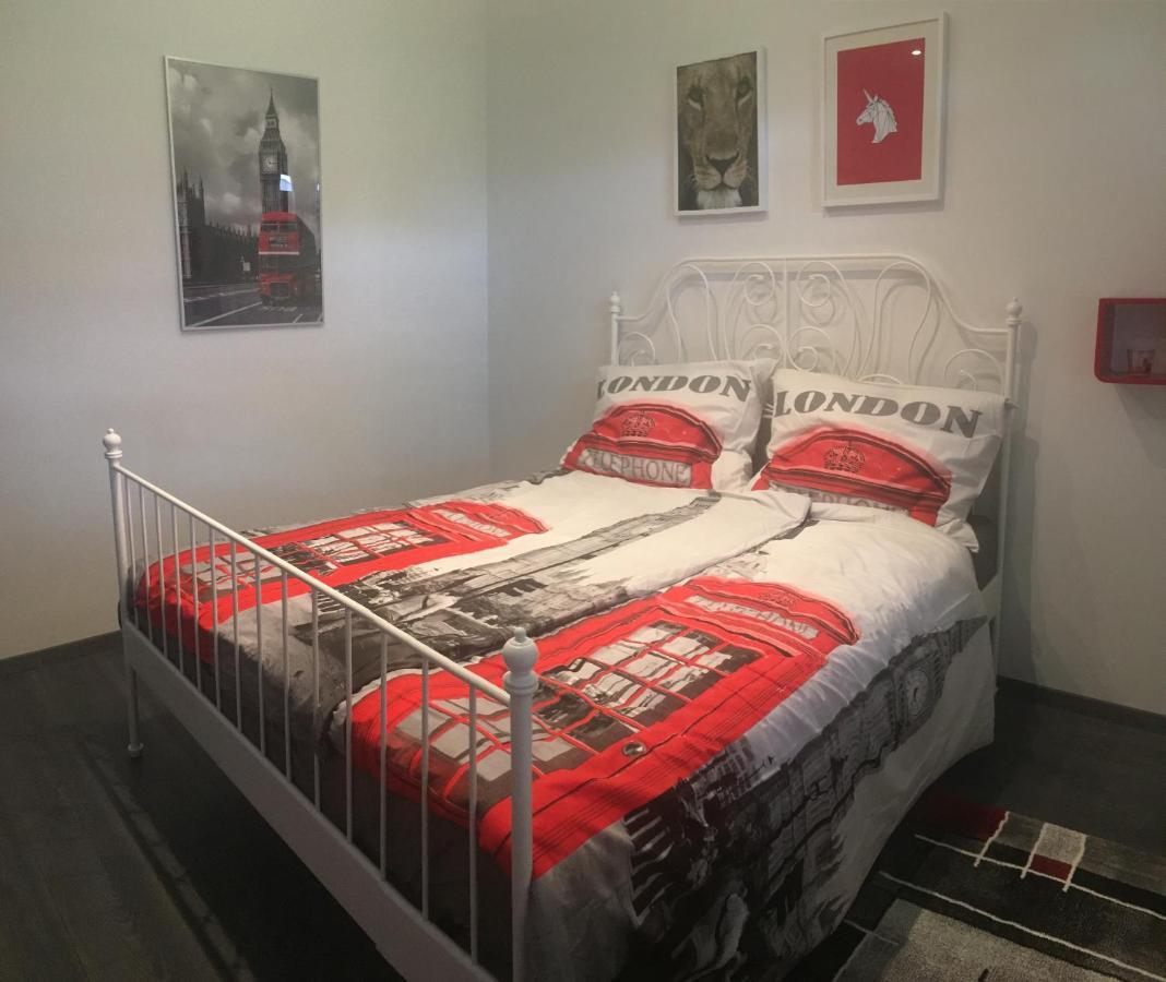 Buckingham Palace Apartman, Debrecen Ngoại thất bức ảnh