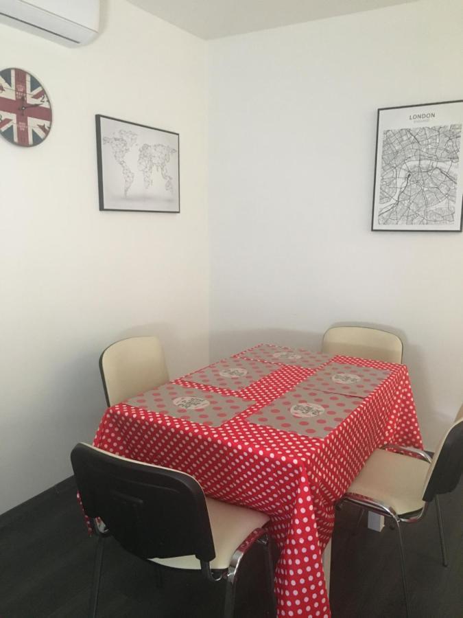 Buckingham Palace Apartman, Debrecen Ngoại thất bức ảnh
