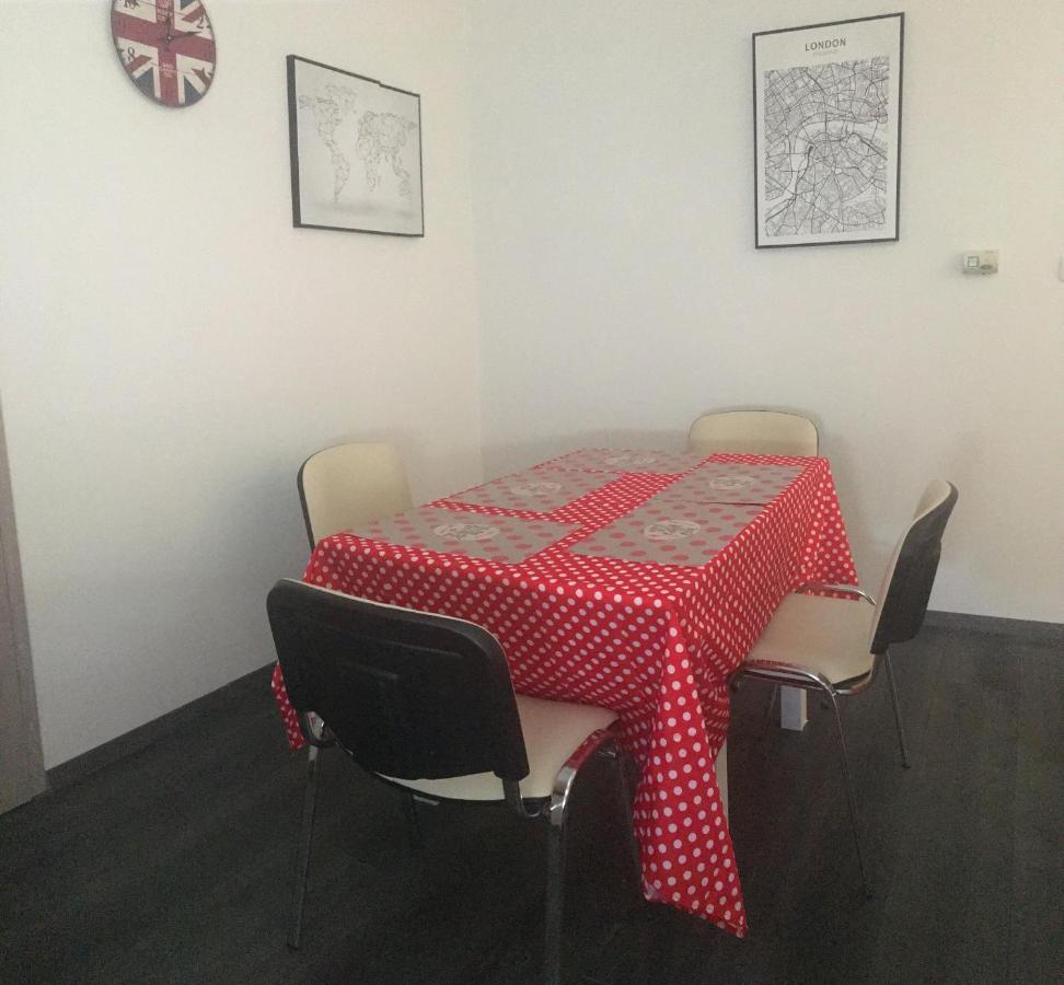 Buckingham Palace Apartman, Debrecen Ngoại thất bức ảnh